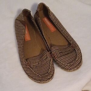 Rocket Dog Women's Houndstooth Slip-On Flats in Black and Brown